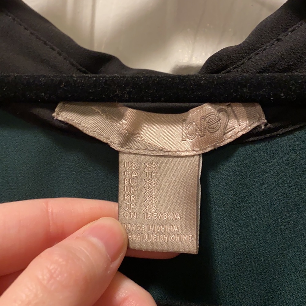 Green Buttoned Blouse - Picture 2 of 3